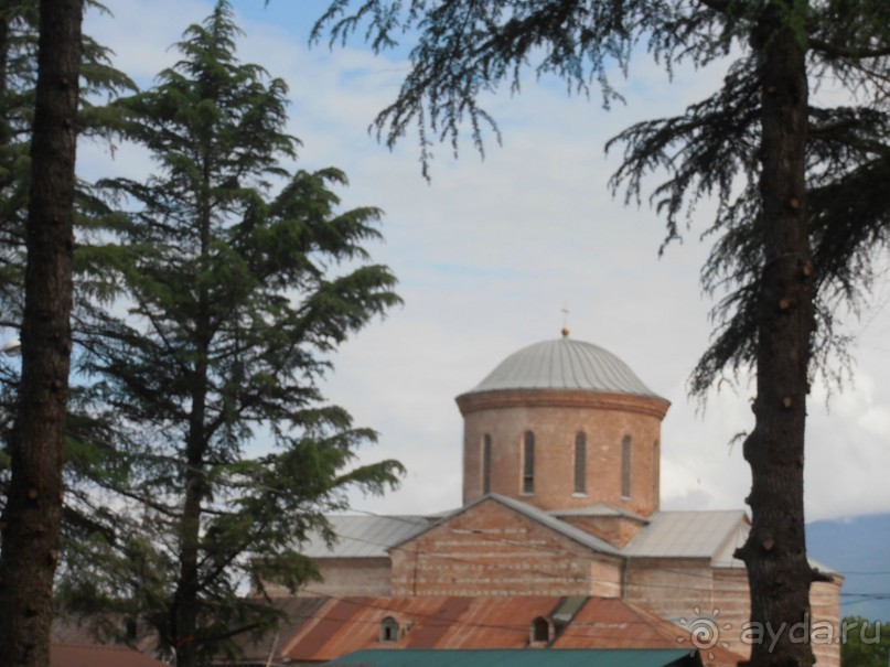 Знаменитый храм 8 века, в котором есть орган. Мы ходили на концерт органной музыки, получили удовольствие!