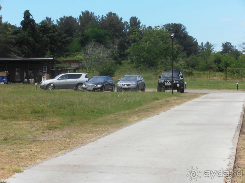 Парковка на территории отеля.