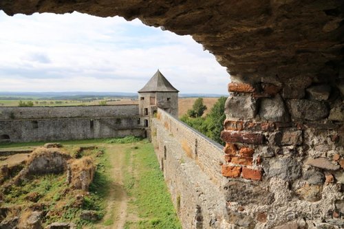 Драконы, замки и пещеры Западной Украины и Восточной Европы