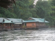 Квай-отель на воде