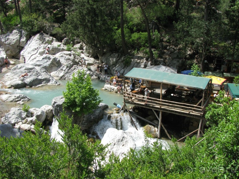 У рыбного ресторана