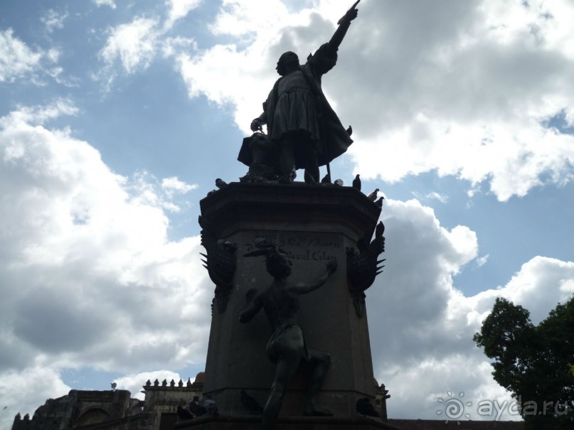 Памятник Христофору Колумбу на площади Колумба в Санто-Доминго