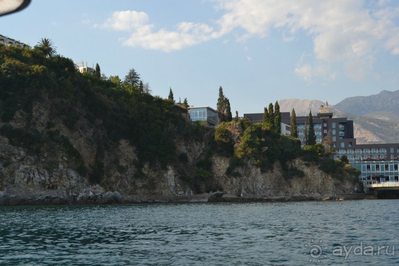 Чего стоит одна дорога ведущая на это пляж...