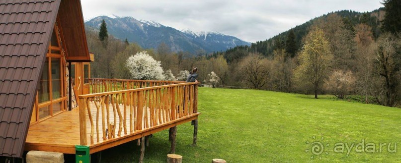Отдых в необычном домике в горах на берегу реки. Закан