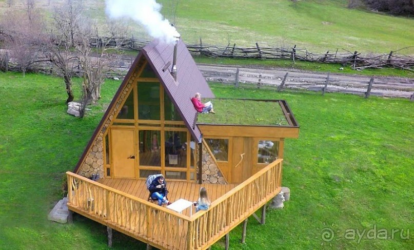 Отдых в необычном домике в горах на берегу реки. Закан