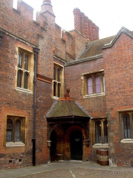 Хэмптон Корт Палас — резиденция Тюдоров