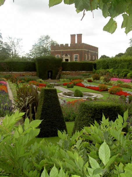 Хэмптон Корт Палас — резиденция Тюдоров