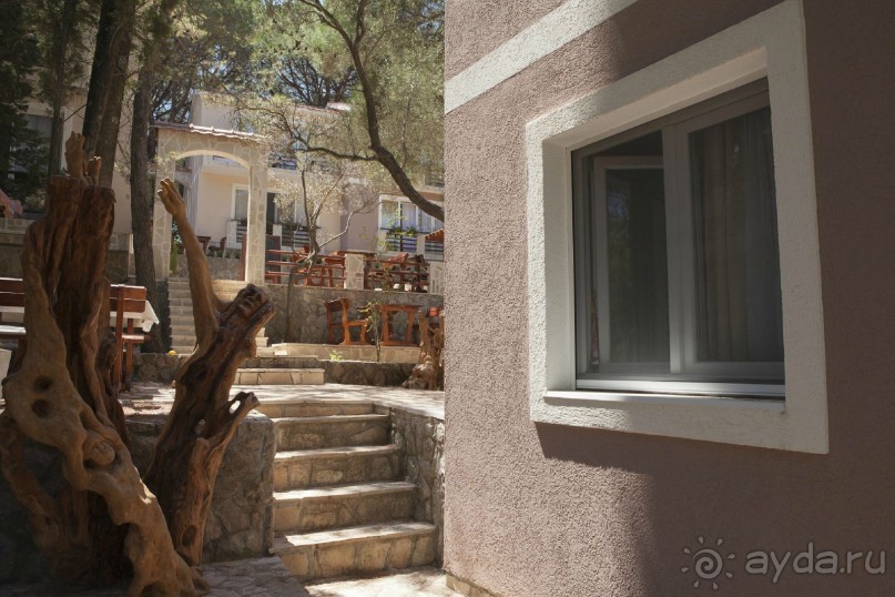 Новый отель в бухте Жаница