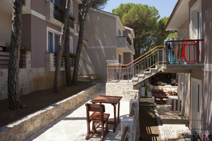 Новый отель в бухте Жаница