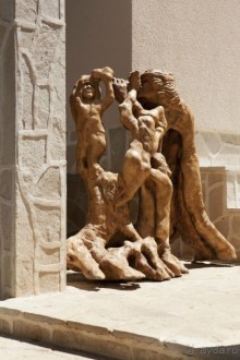 Новый отель в бухте Жаница