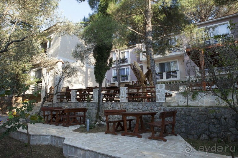 Новый отель в бухте Жаница