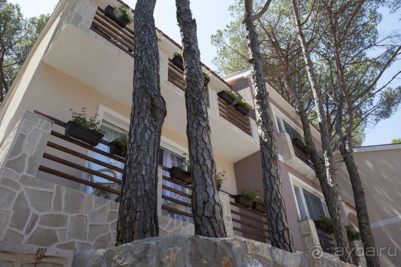 Новый отель в бухте Жаница