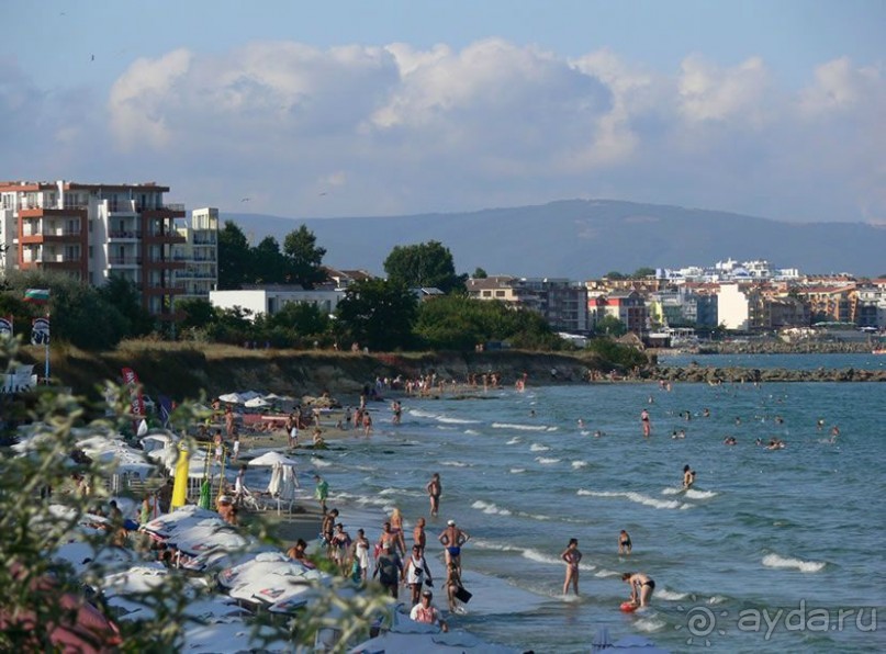 Центральный пляж (песок, чистое море)