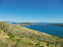 Трогир, остров Чиово -соединены автомобильным мостом