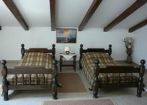 Дайвинг-центр находится в 100 метрах от виллы.