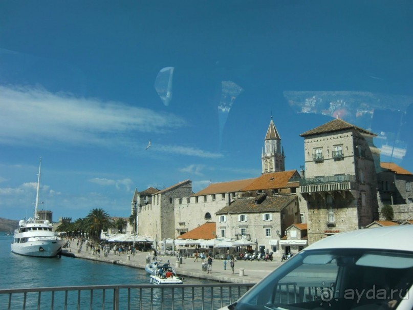 Трогир. Порт с множеством шикарных яхт.