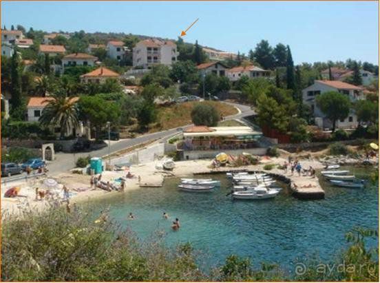 Вид на виллу со стороны дайвинг-центра