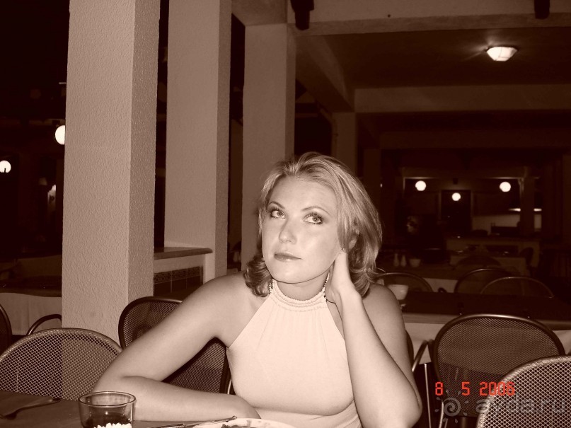 Там настолько классно - поэтому не ездите туда. Буду кусать локти.