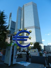 Дойчебанк с символом евро