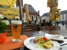 колбаски и пиво