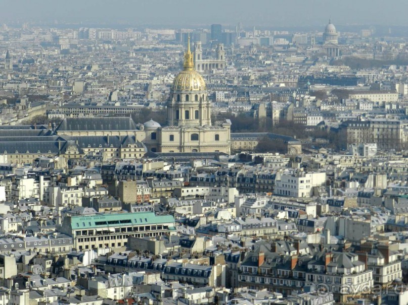 Вид  на Париж с Эйфелевой башни