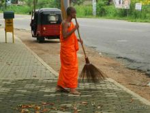 монах за работой