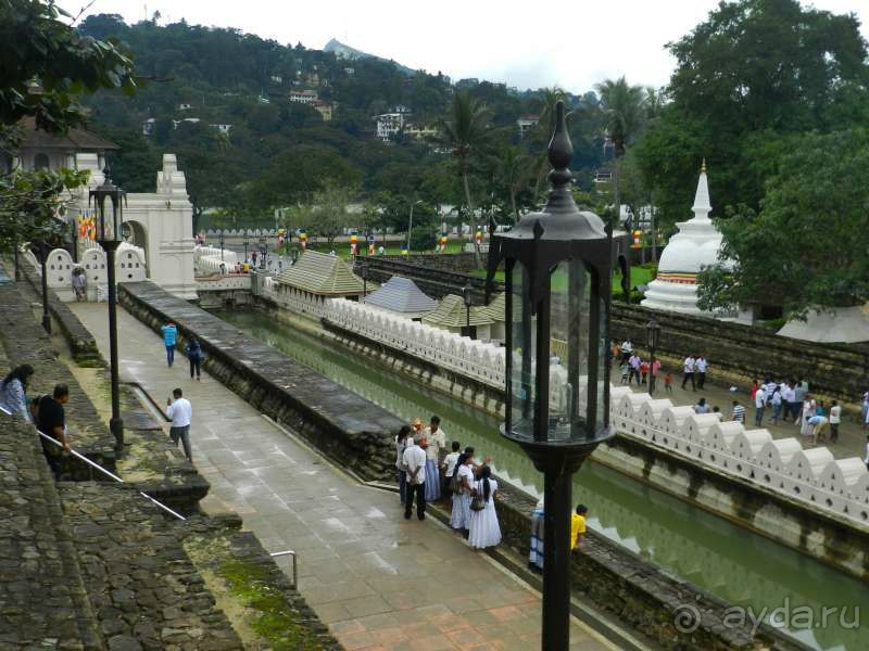 Вид на храмовую территорию