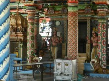 внутри Индуистского храма