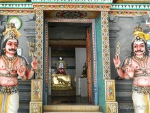 внутри Индуистского храма