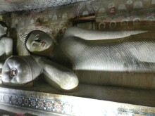 Лежащий Будда