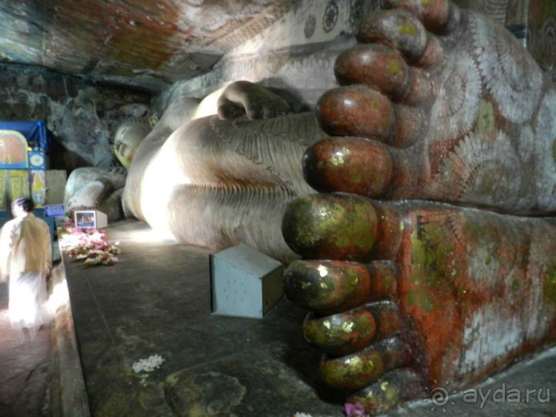 Лежащий Будда