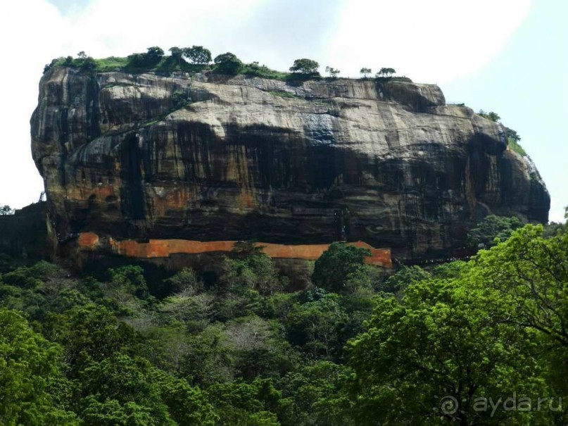 Сигирия вид на гору крепость