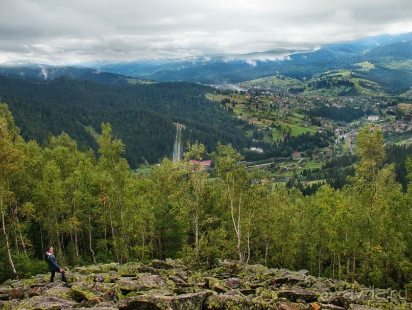 Вид на ворохтянские трамплины (Магура)