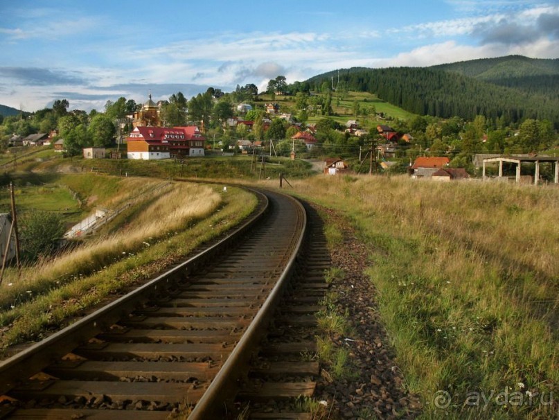 Ведут пути в Ворохту. И железнодорожные тоже!