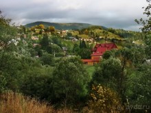 Селение живописно «разбросано» по горным склонам Карпат (Ворохта)