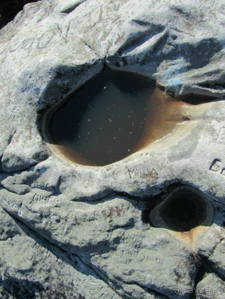 То ли ванны, то ли глаза… (Писаный Камень)