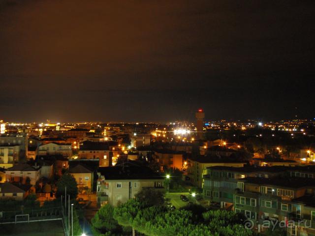 Вид из отеля вечером