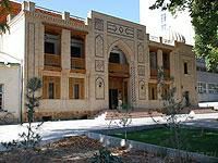 Отель в национальном стиле и расположено в сердце Самарканда около Гури Эмира. 