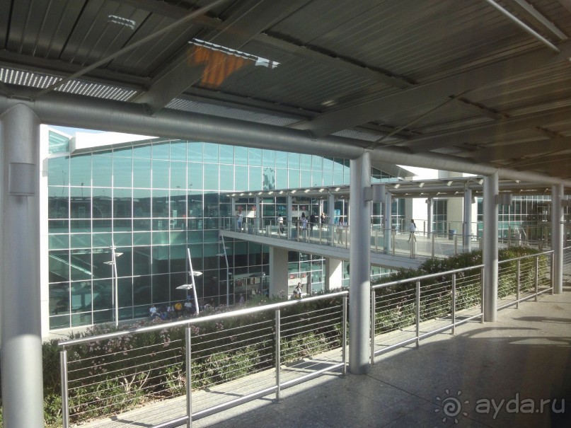 Аэропорт Ларнаки.