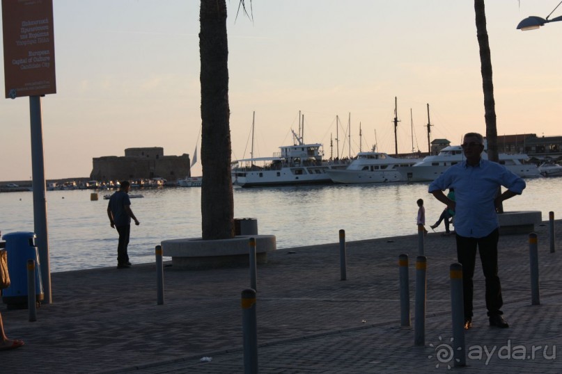 В порту Пафоса.