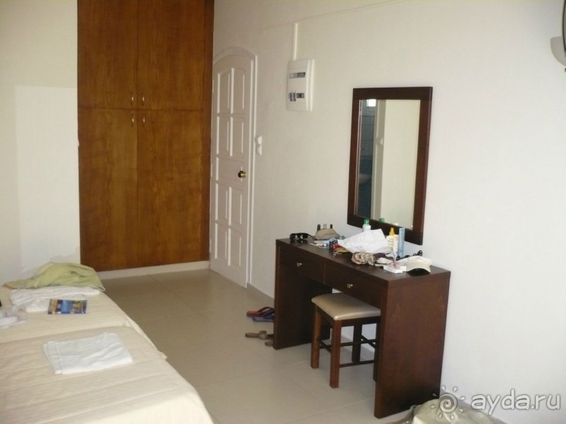 Крит! Мир! Май !