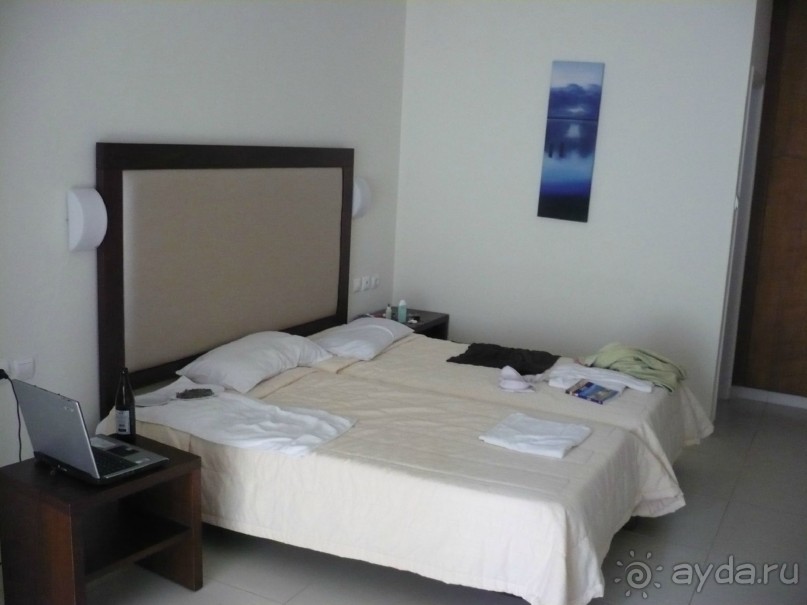 Крит! Мир! Май !