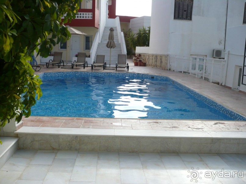 Крит! Мир! Май !