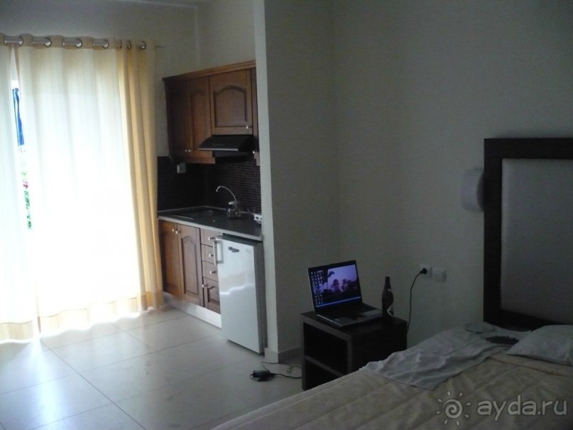 Крит! Мир! Май !