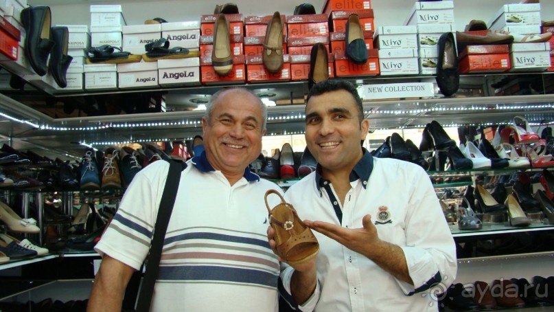 отличный обувной магазин около входа на Гранд базар с русскоговорящим продавцом (очень приятные цены)
