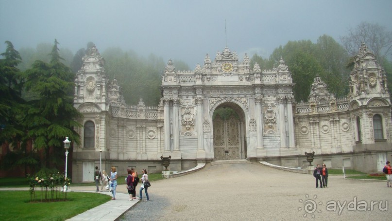 сад  дворца  Долмабахче