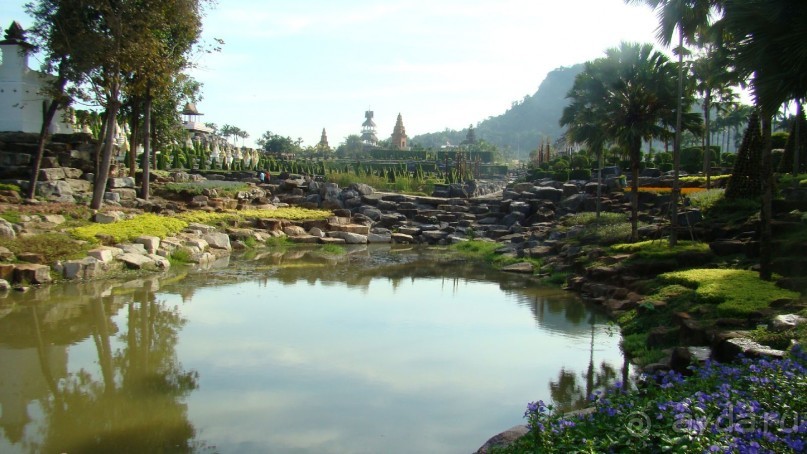 Прекрасный, восхитительный зеленый оазис на берегу Сиамского залива