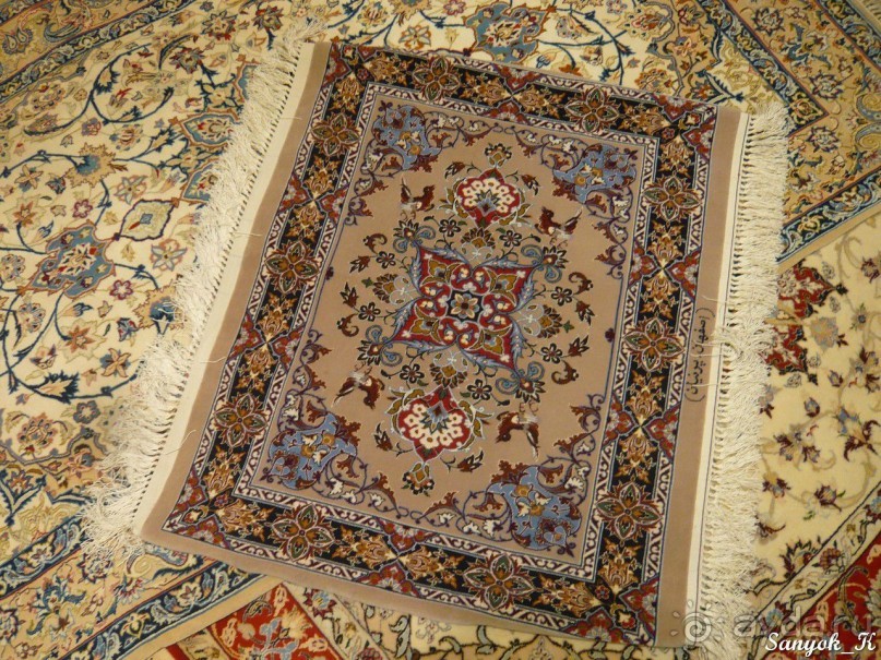 Книга "Незабываемый Иран". Глава 6.3 Большой базар Исфахана (ковры и сладости)