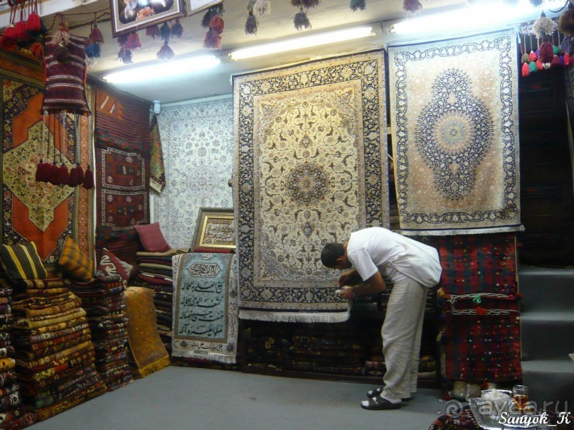 Книга "Незабываемый Иран". Глава 6.3 Большой базар Исфахана (ковры и сладости)