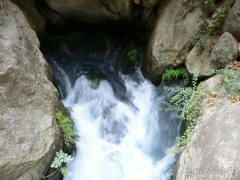 Ущелье Саклыкент - это не вода, это настоящий жидкий лед!